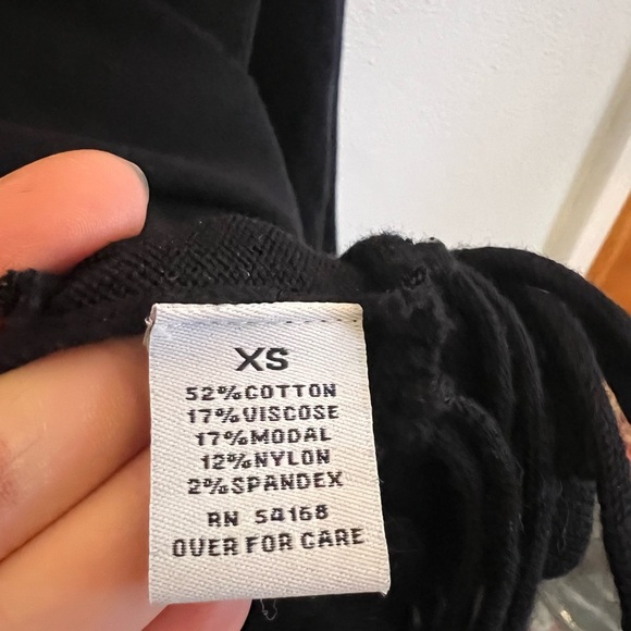 Elliott Lauren Black Fringe Hem Sweater, size XS - Picture 4 of 4